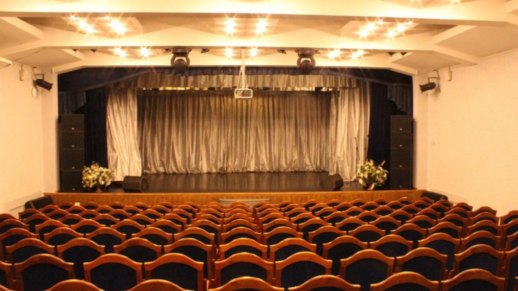 дк выборгский санкт петербург большой зал